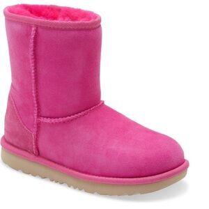UGG classic II Water resistant boot, big girl size, NEW